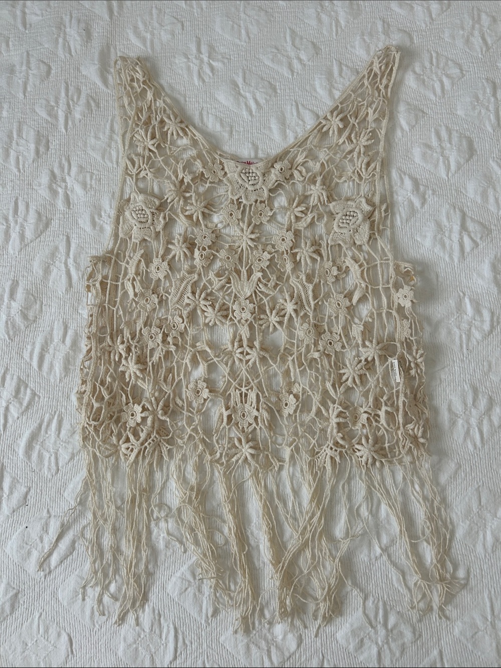 Roommates Cream Crochet Fringe Tank Top, Size L, Semi New.